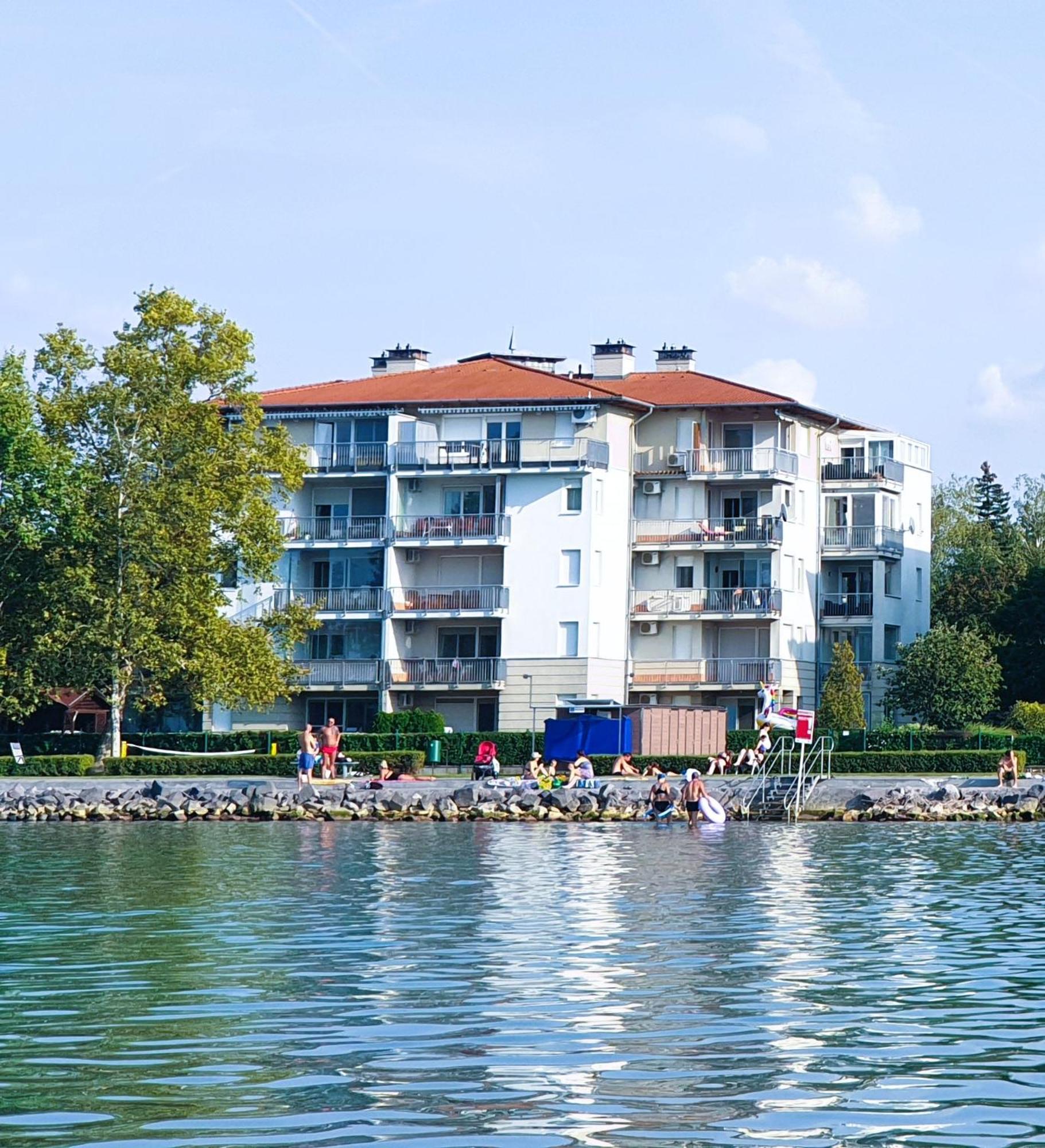 Balaton Lakeside Residence Siófok Extérieur photo